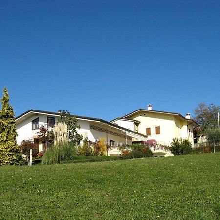 Hotel Ristorante La Rua Carre Екстер'єр фото